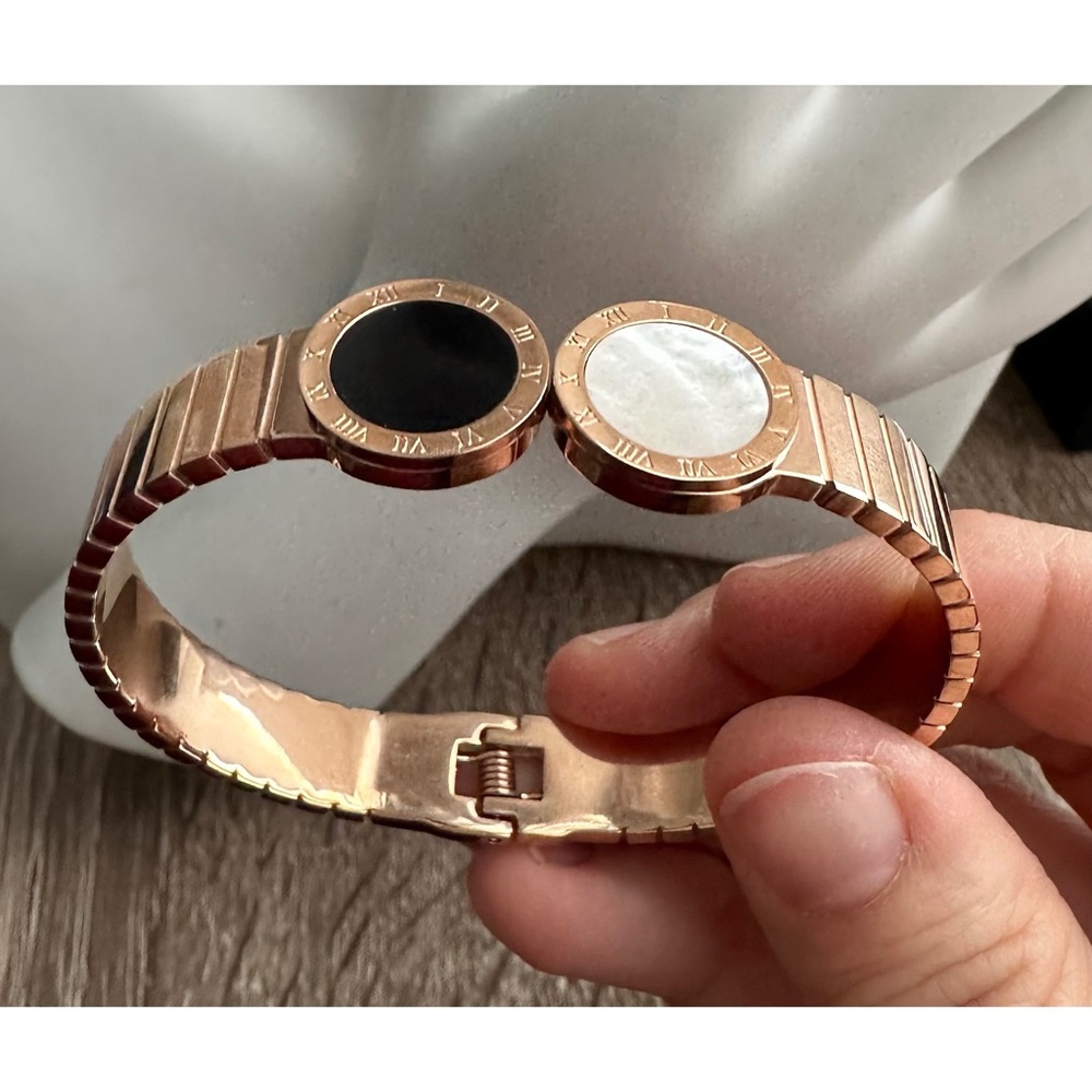 Brand New! Roman Numeral Rose Gold Bracelet - Picture 6 of 8
